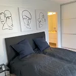 City Lux Apartm, 2 Full Bathrooms, 2Tv